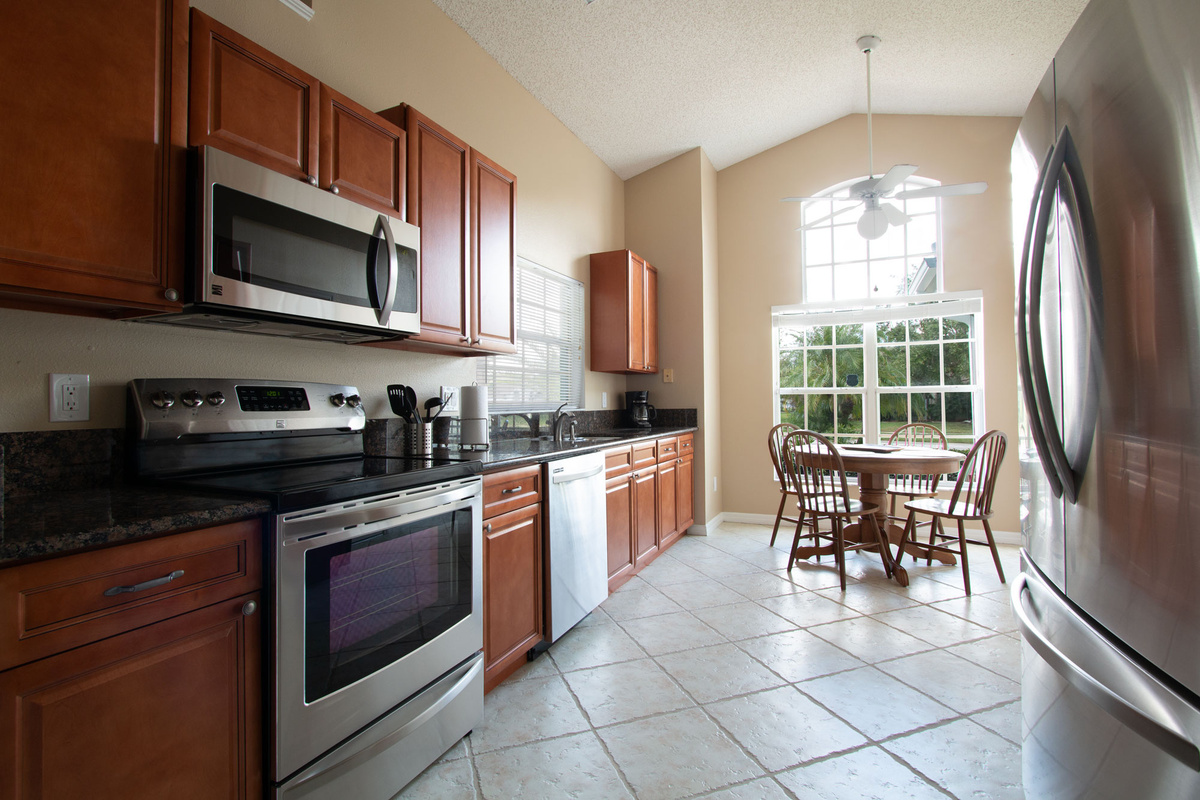 Fully stocked Kitchen with Breakfast Nook.