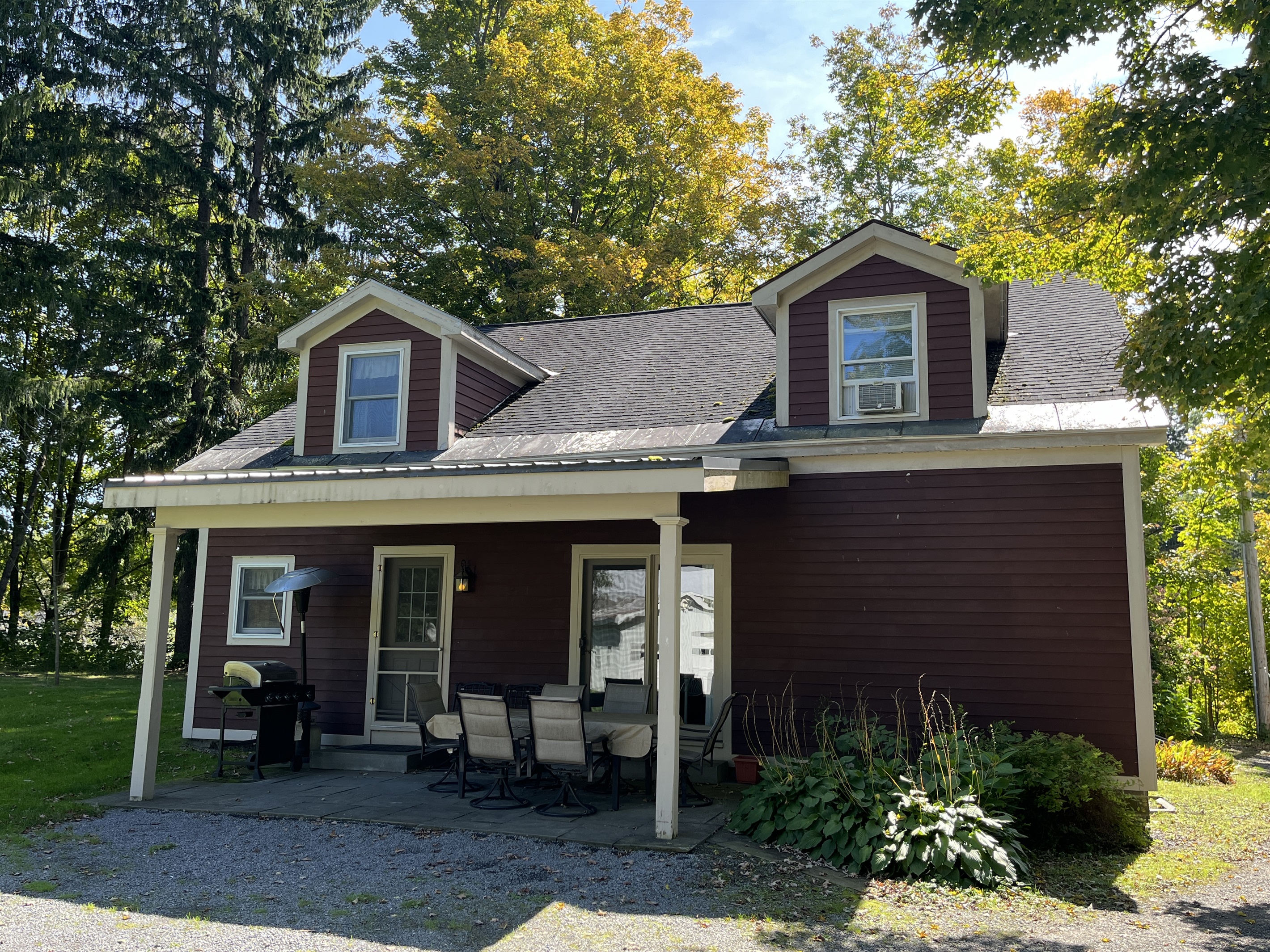 Welcome to the 1825 Farmhouse
