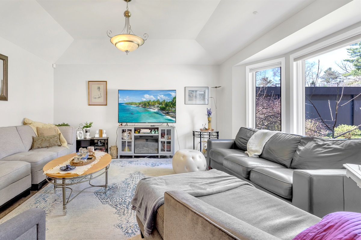  &ldquo;Bright, open-concept living space for gathering and relaxing&rdquo;