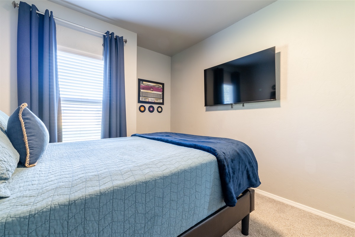 Bedroom 1 W TV 