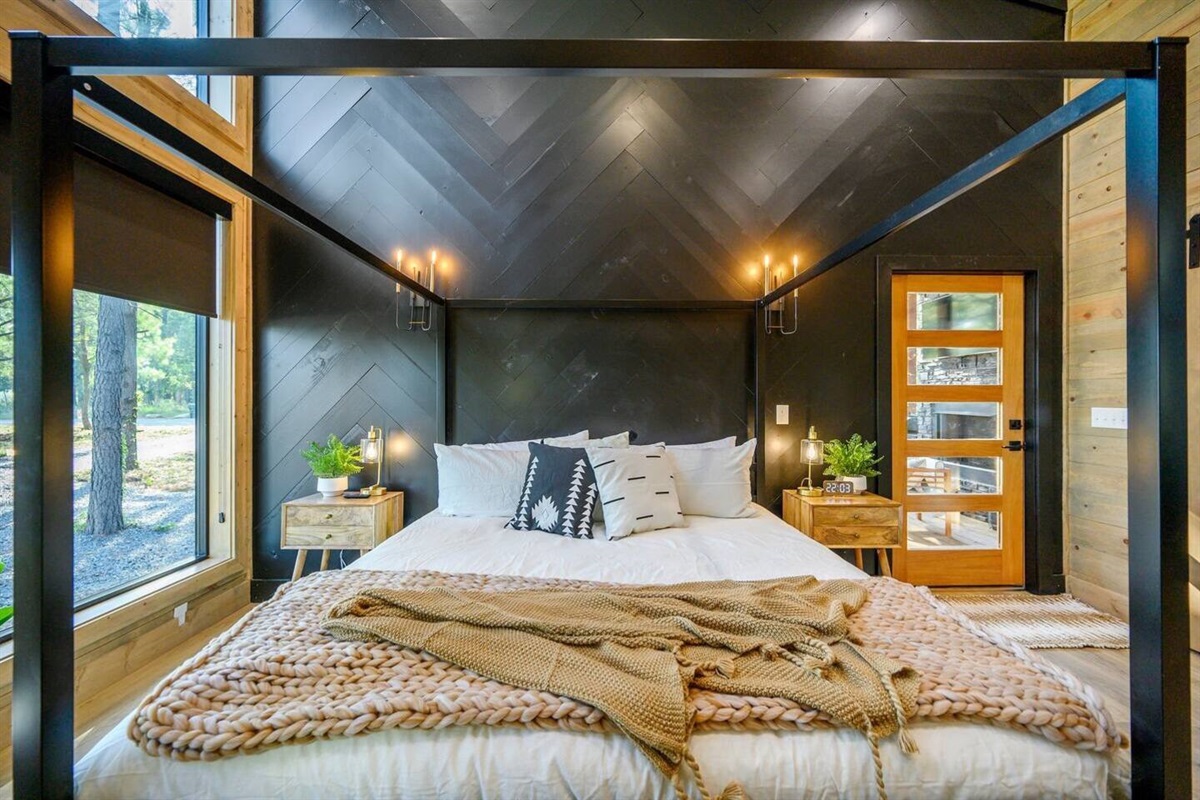 We LOVED this cabin! Perfect little weekend getaway spot.