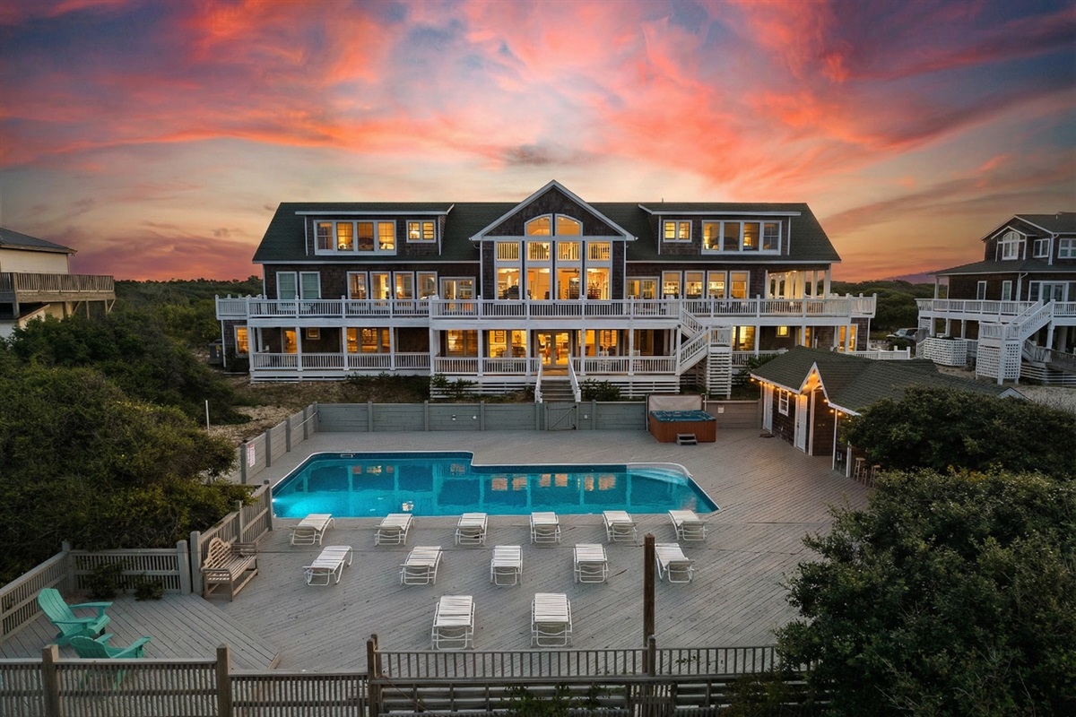 Experience the perfect stay in luxury and comfort at The Mark Twain.