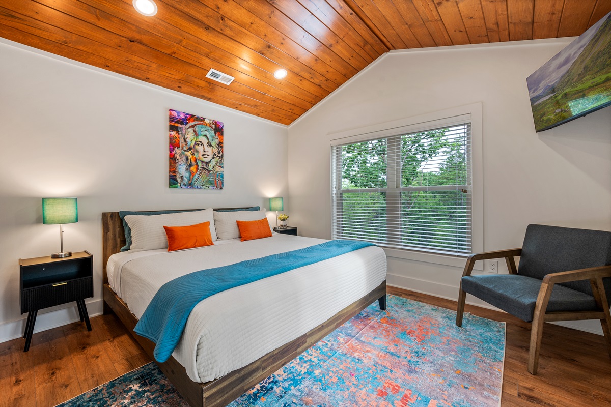 Retreat upstairs to your own private en suite. After an adventurous day, relax and wind down, watch TV, or just catch some rest in your own space. 