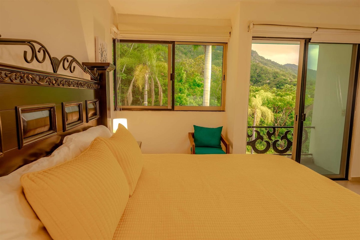 King Size Bed - Master Suite