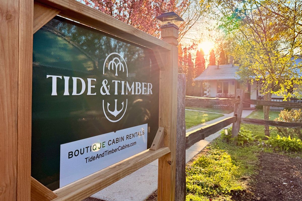 Tide & Timber Entry Sign