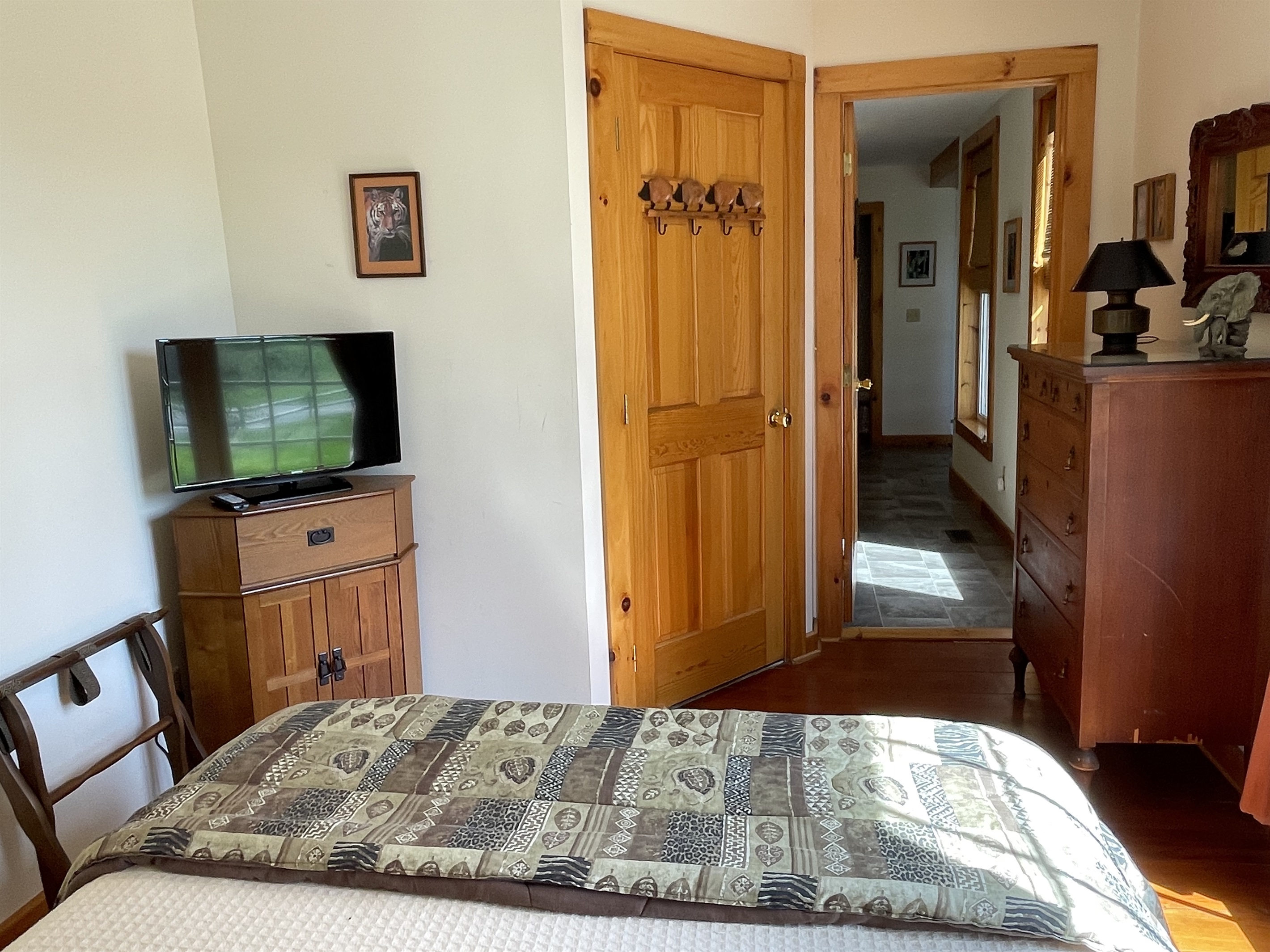 1st floor Queen #2 with ensuite shower