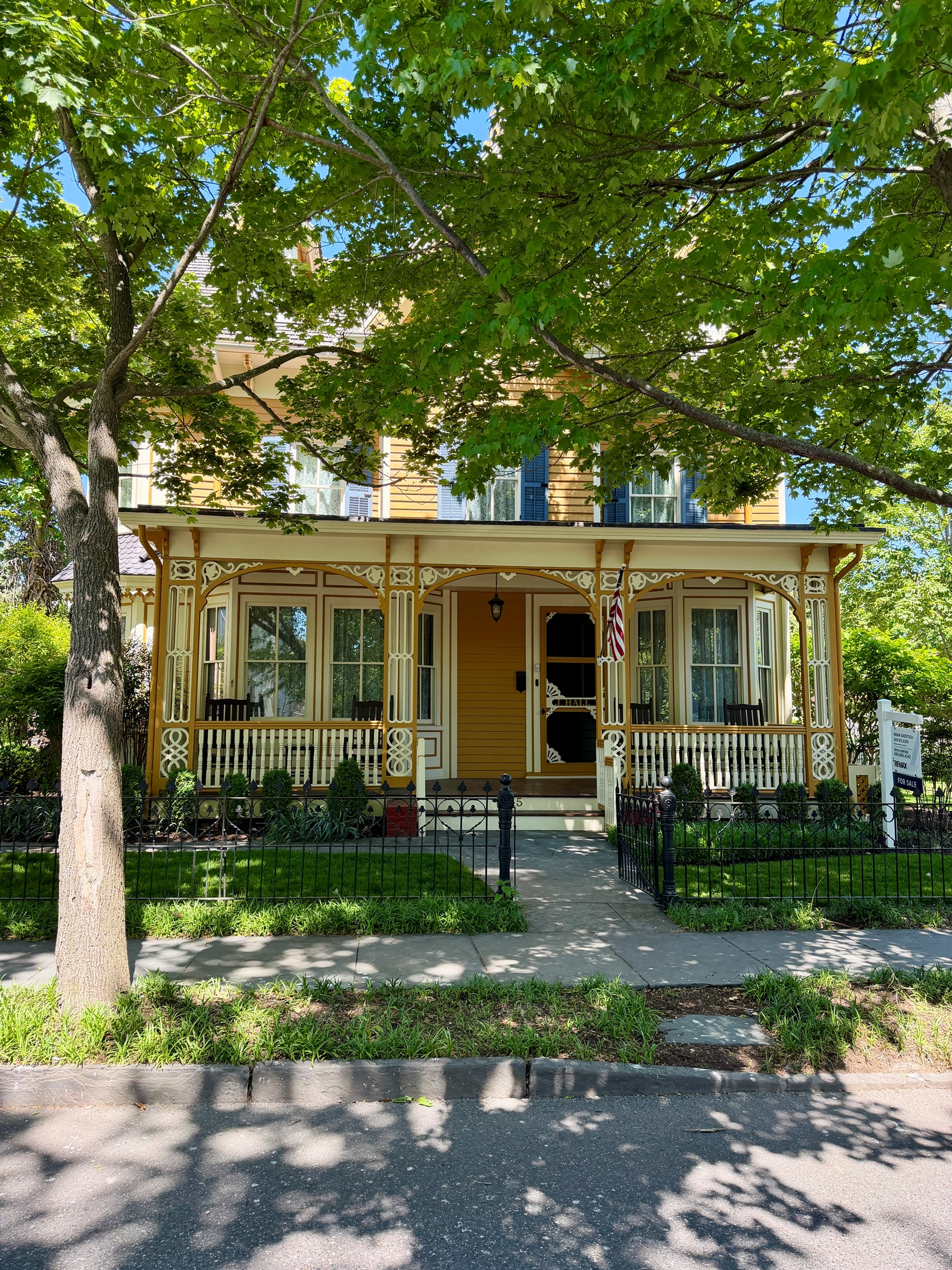 In the heart of Cape May’s historic district. Just steps from Washington Mall, beaches, and restaurants 