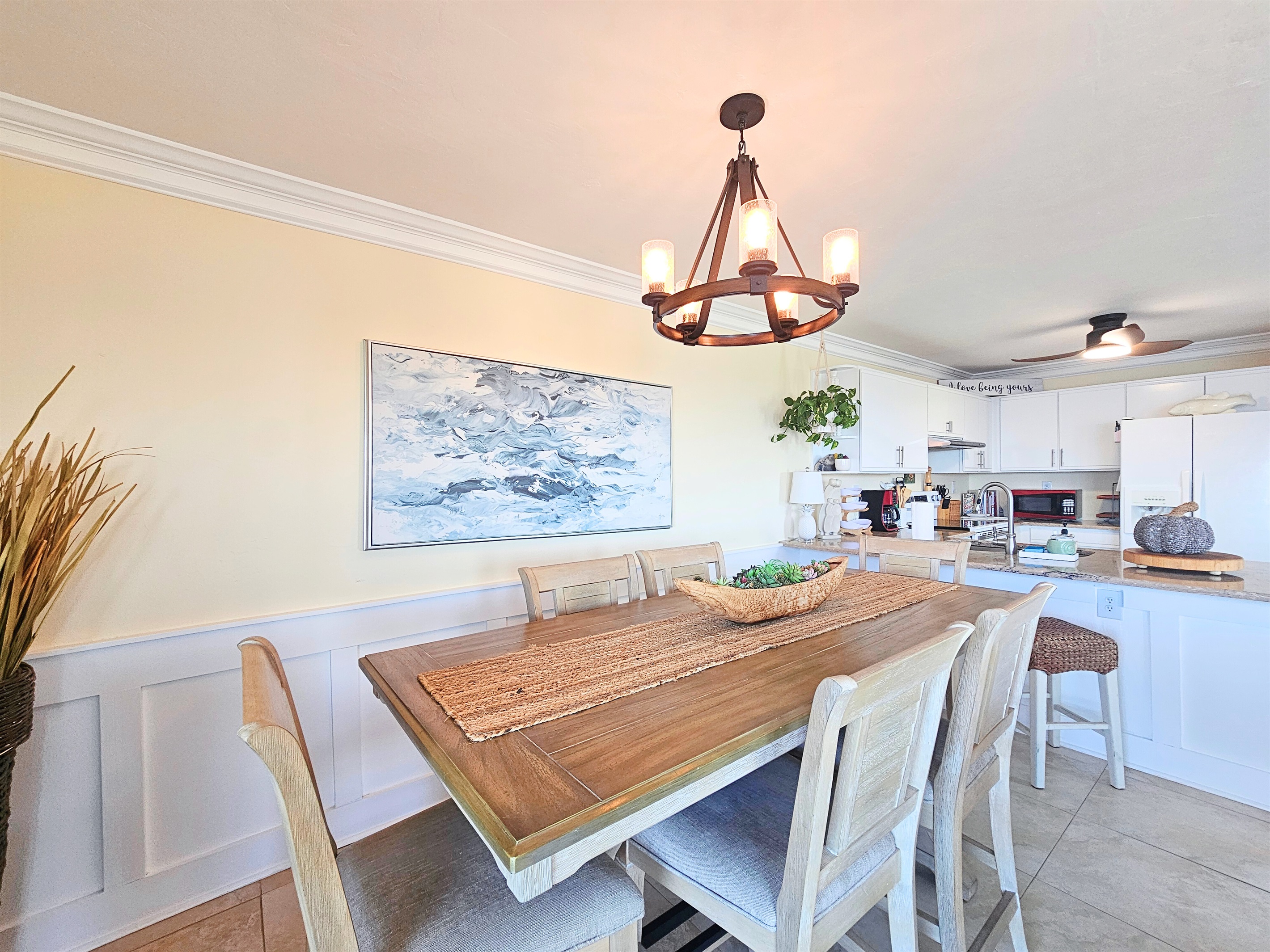 Spacious Dining Area