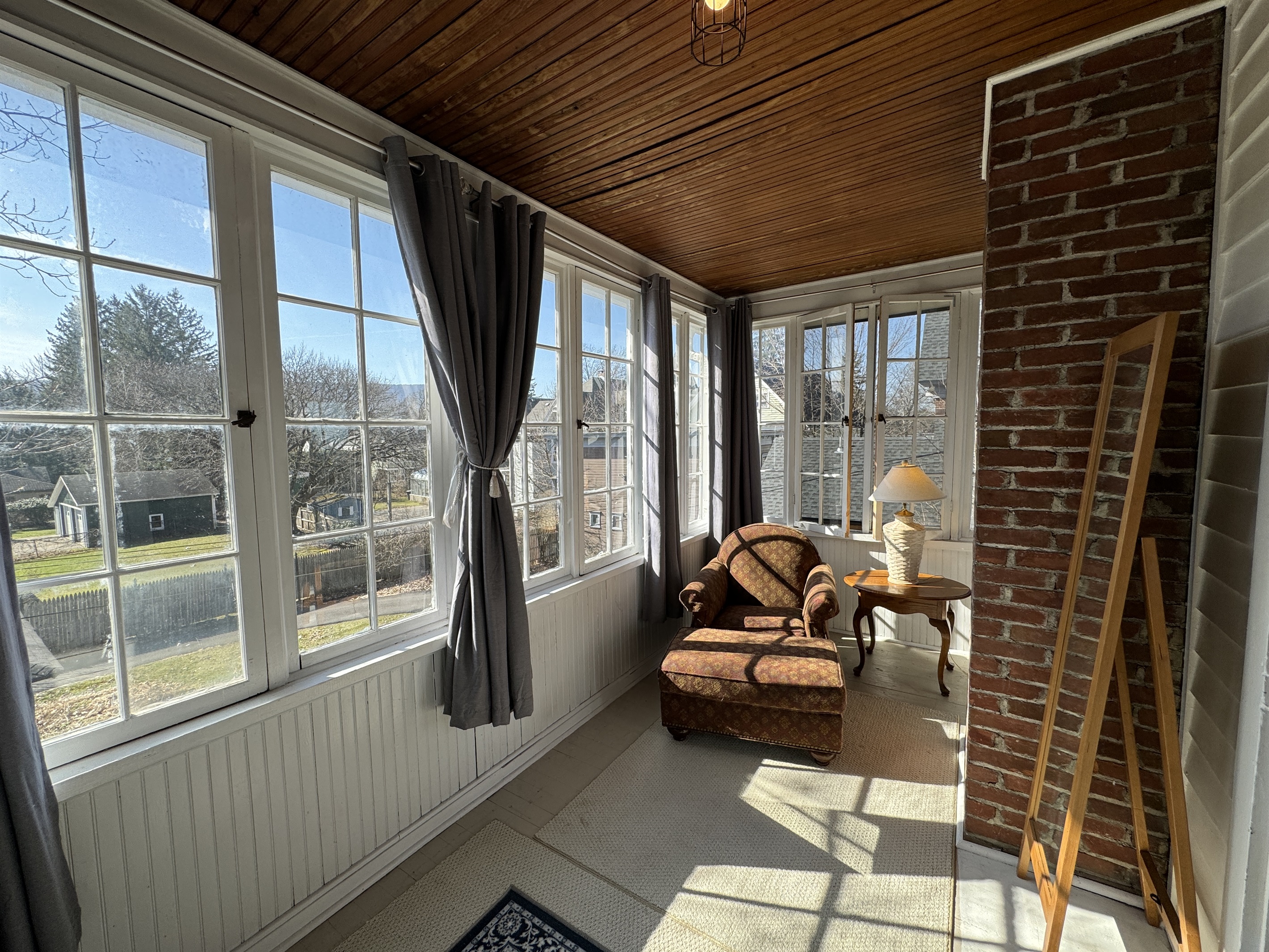 Plenty of light in this beautiful sunporch