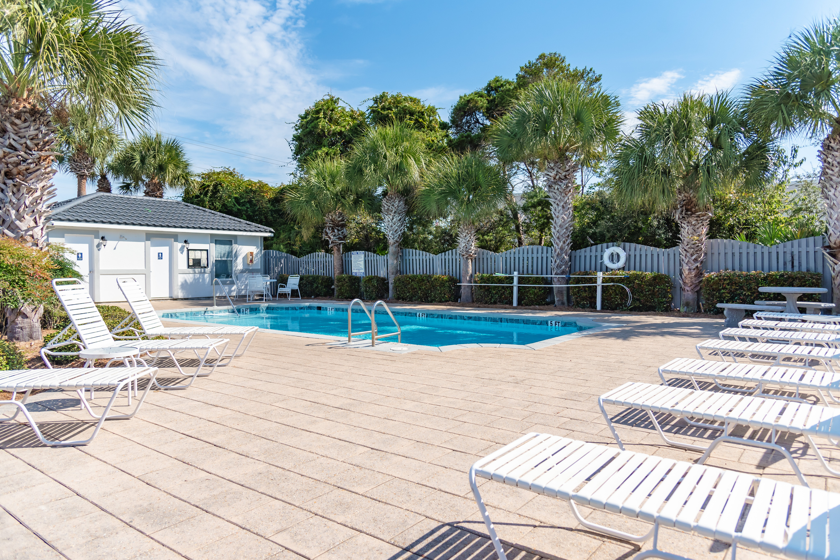 Second community pool with spacious sun deck