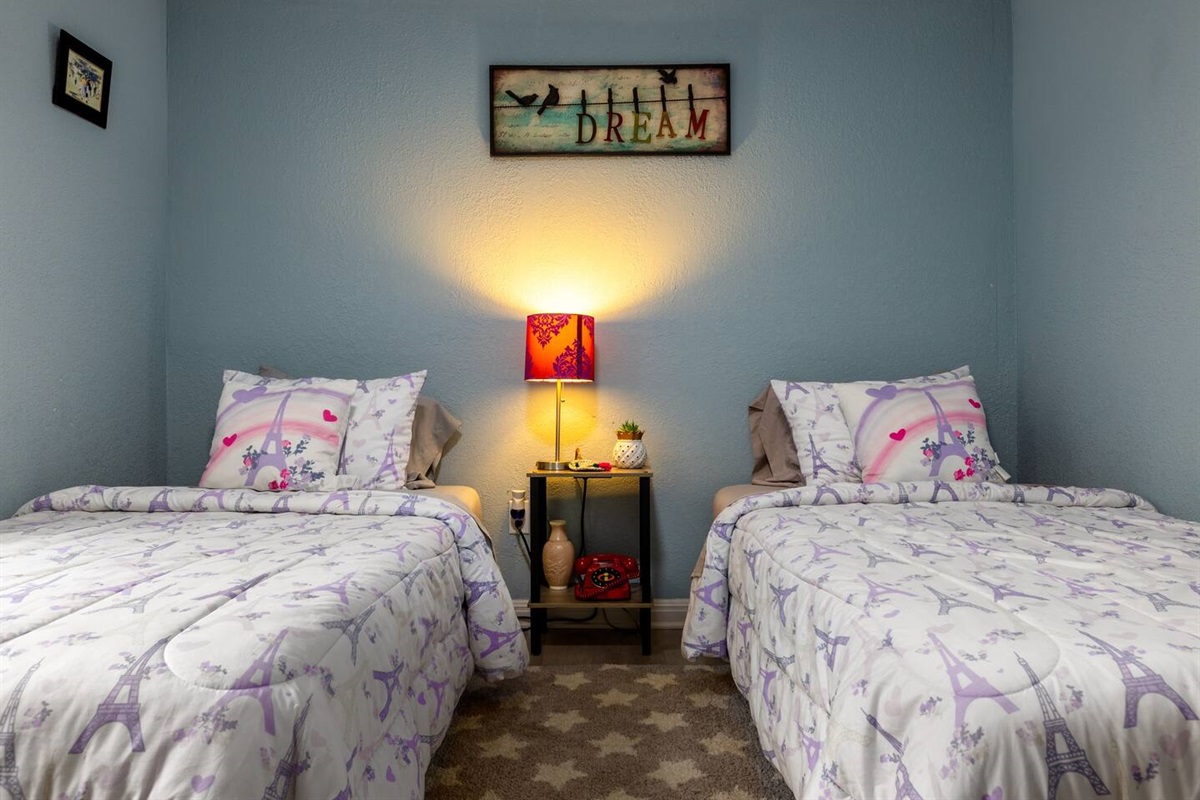 Comfy 2 single beds