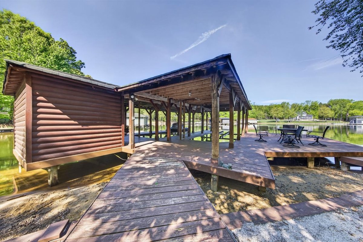 Perfect setup for boating, fishing, and relaxing.

