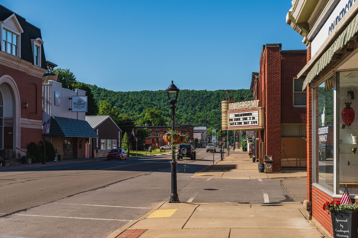 🏘 Coudersport's main street — a short drive when you need supplies (or a meal someone else cooked).