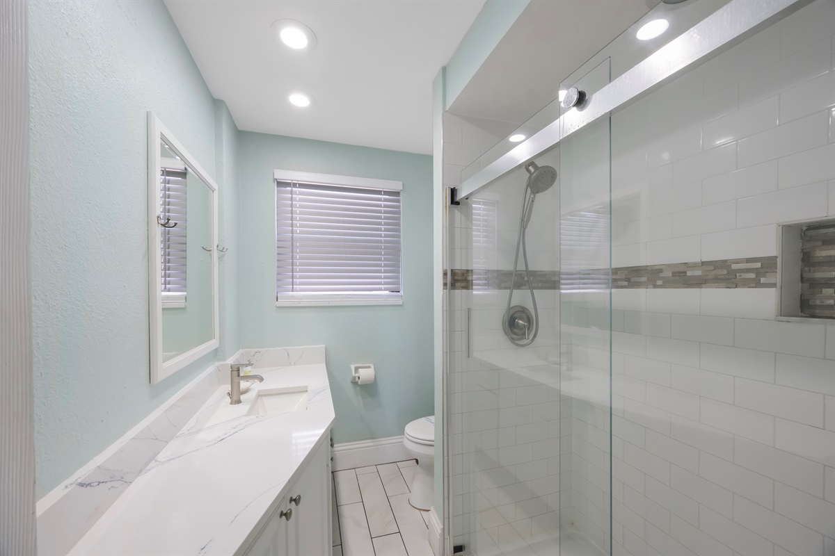 Bathroom with walk-in Shower