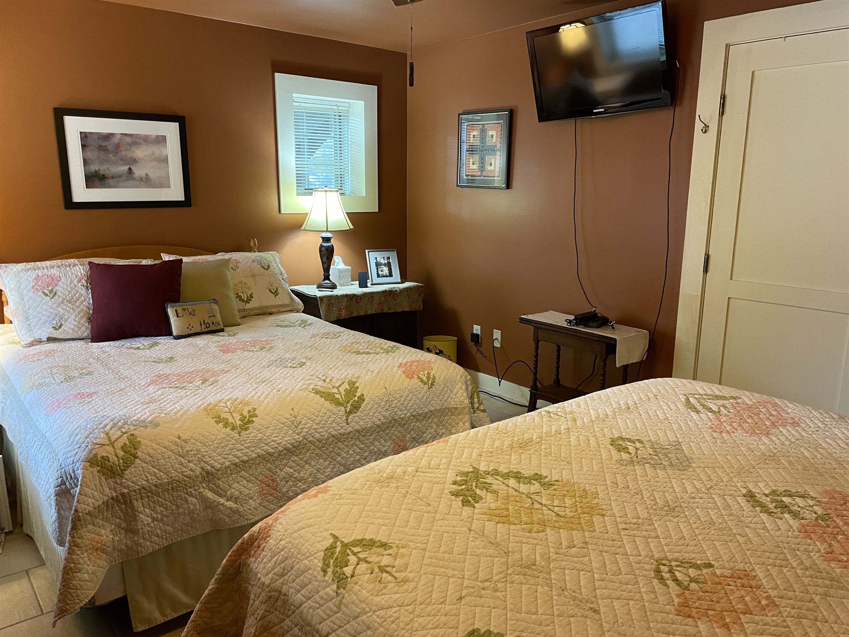 2 Queen beds in Bedroom #1