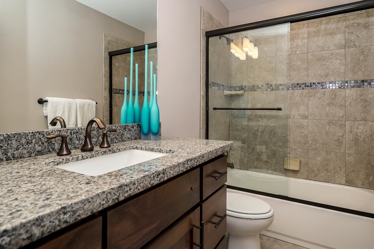 Upper Level Full bathroom with tub/shower combination