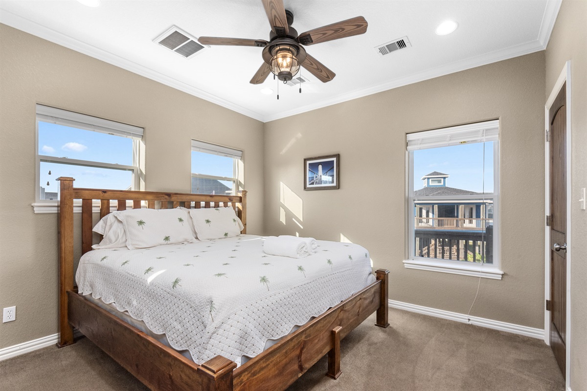 1st floor - king bed