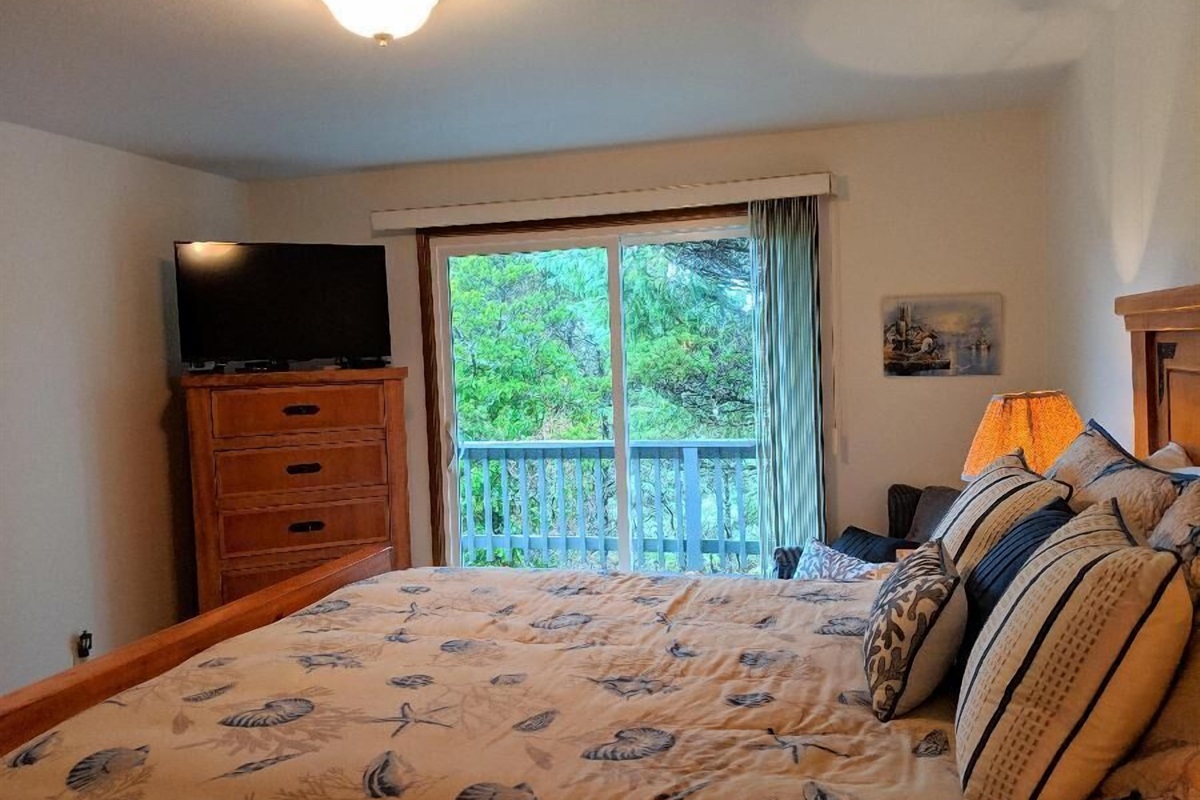 second floor queen bedroom