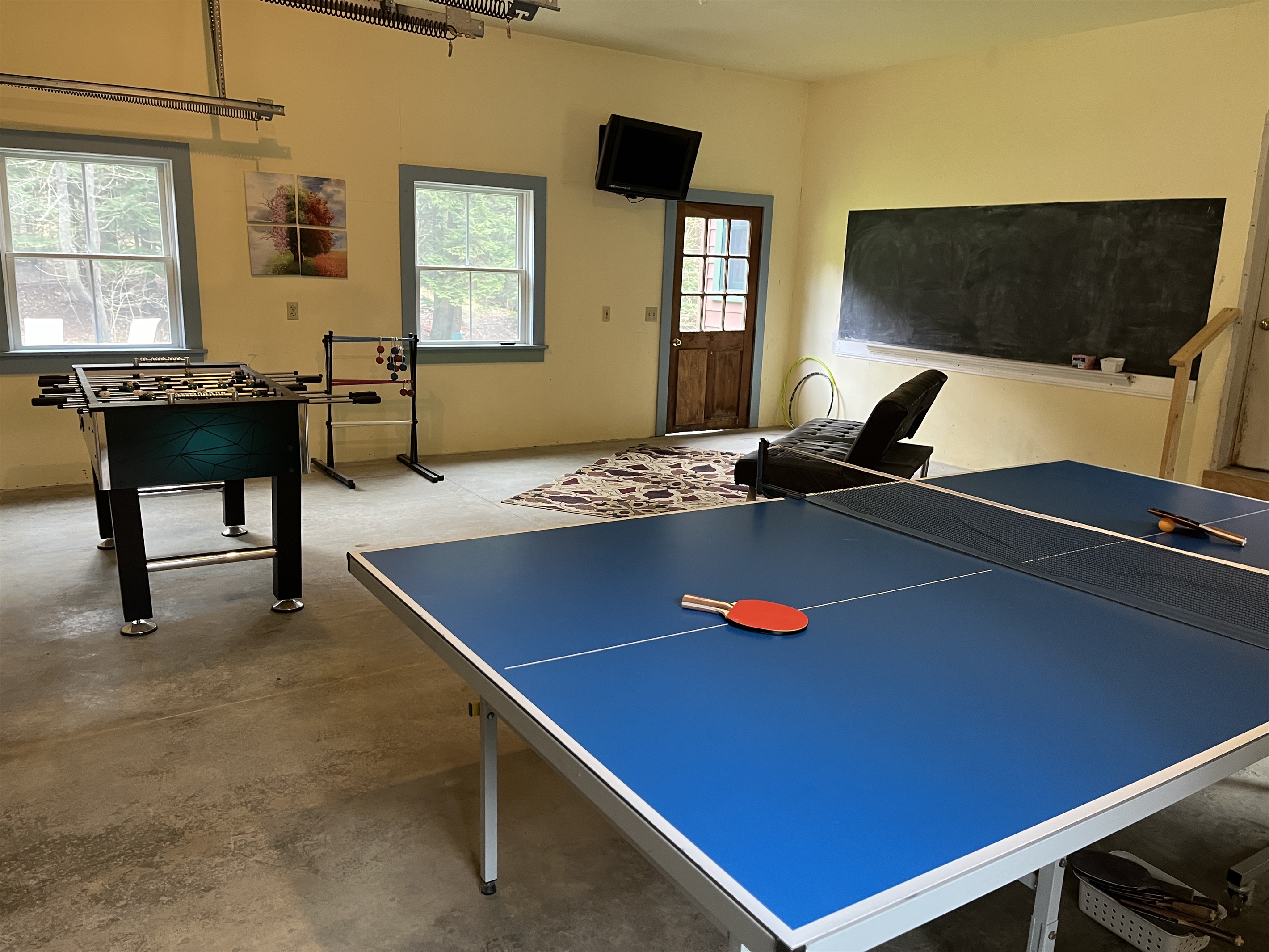 Game room with Ping pong, Foosball, SmartTv and more