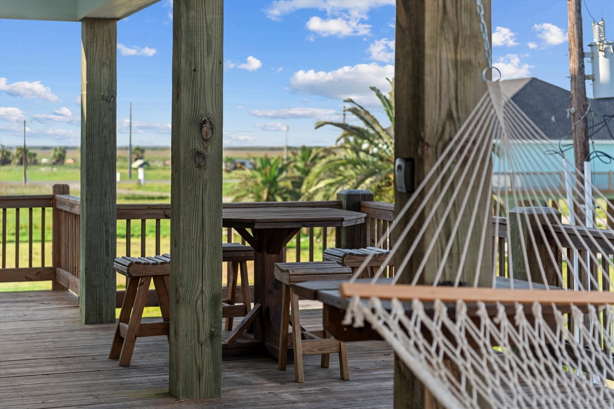 dda5e7fbb6c944bfac5ee1e744f5d502 Large | Beachhouse | Texas | TX | Vacation Homes | Galveston | Crystal Beach | Kokomo | Breezy Days | Beachfront Elegance | Sunrise Serenity | Southern Sands Property Management, LLC