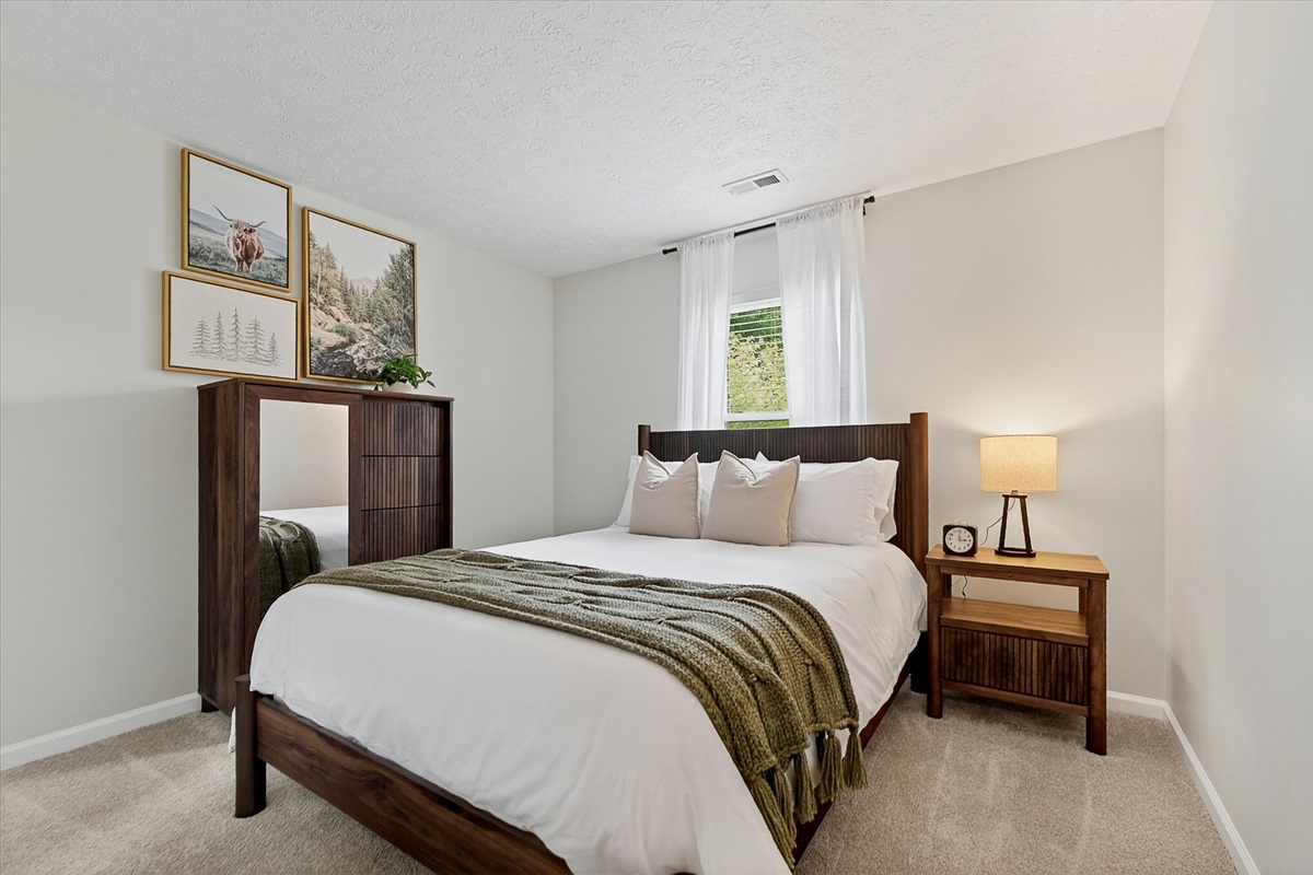 Guest bedroom