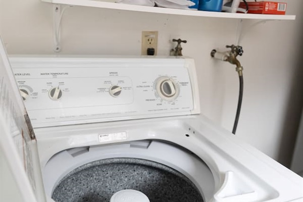 Full-size washer & dryer for guest use.