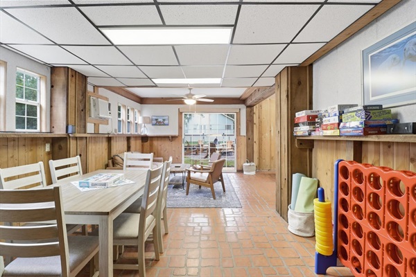 Game room - game table