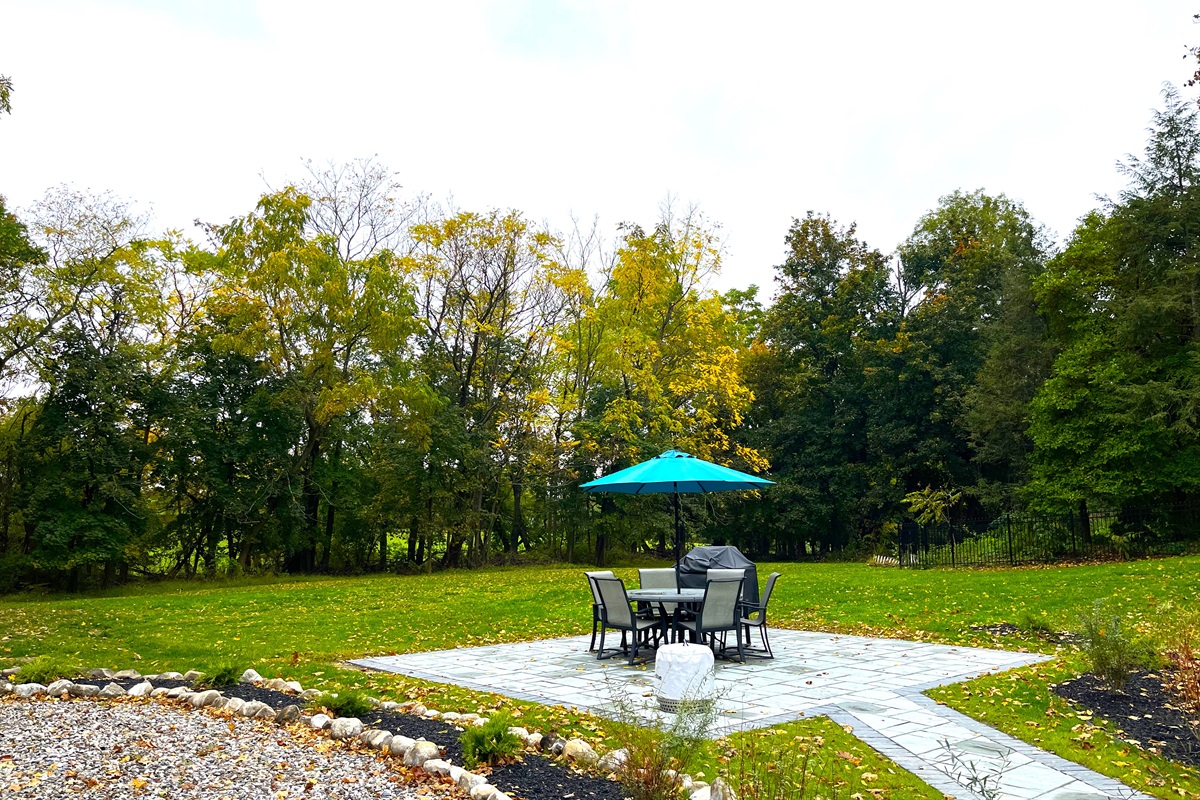 1st Guest House: Backyard