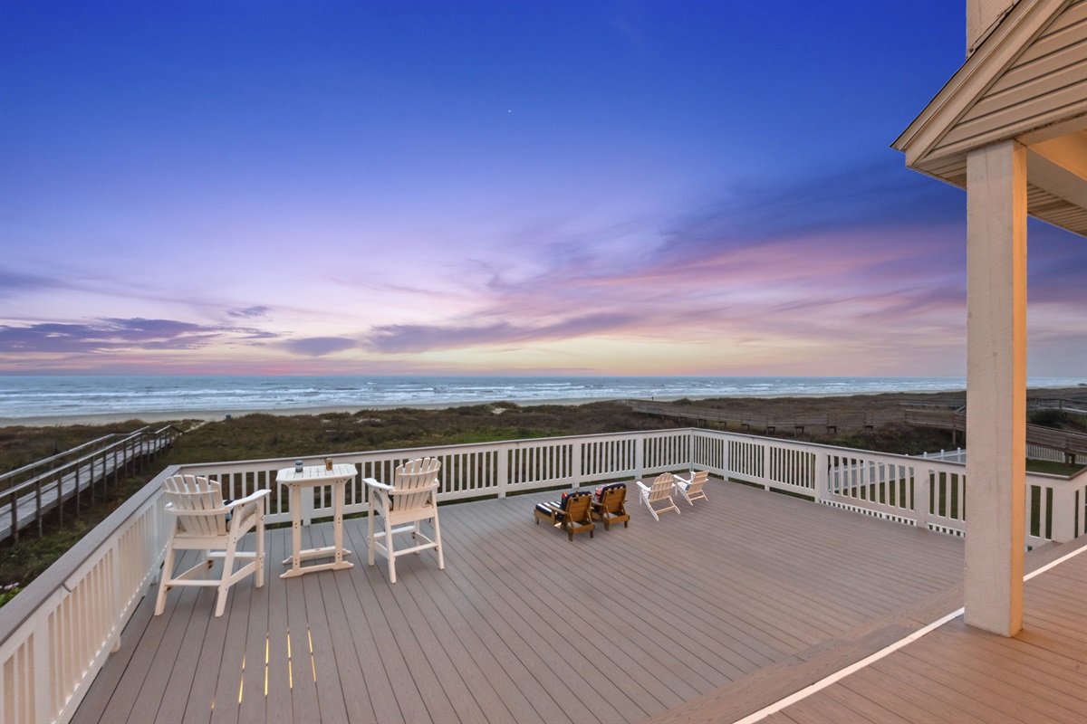 ddcc1d749b2947fd81c7d67082761d37 Large | Beachhouse | Texas | TX | Vacation Homes | Galveston | Crystal Beach | Kokomo | Breezy Days | Beachfront Elegance | Sunrise Serenity | Southern Sands Property Management, LLC