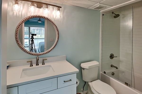 Bathroom with tub/shower combo