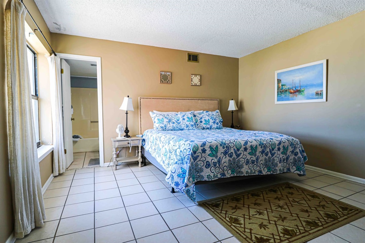 Second Bedroo's  King Bed