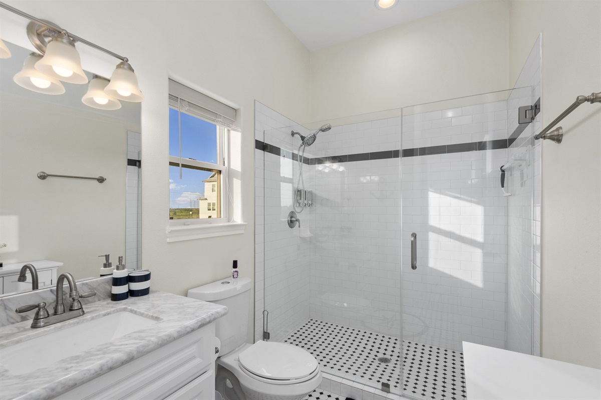 ddd74c43b5eb4d18947a71439fe20743 Large | Beachhouse | Texas | TX | Vacation Homes | Galveston | Crystal Beach | Kokomo | Breezy Days | Beachfront Elegance | Sunrise Serenity | Southern Sands Property Management, LLC