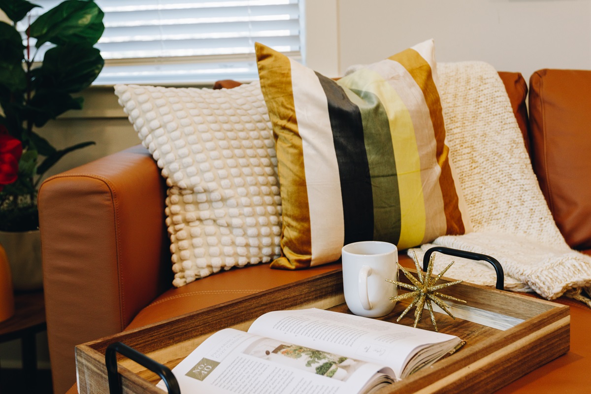 Cozy up and enjoy a hot cup of tea in the luxurious living room! 