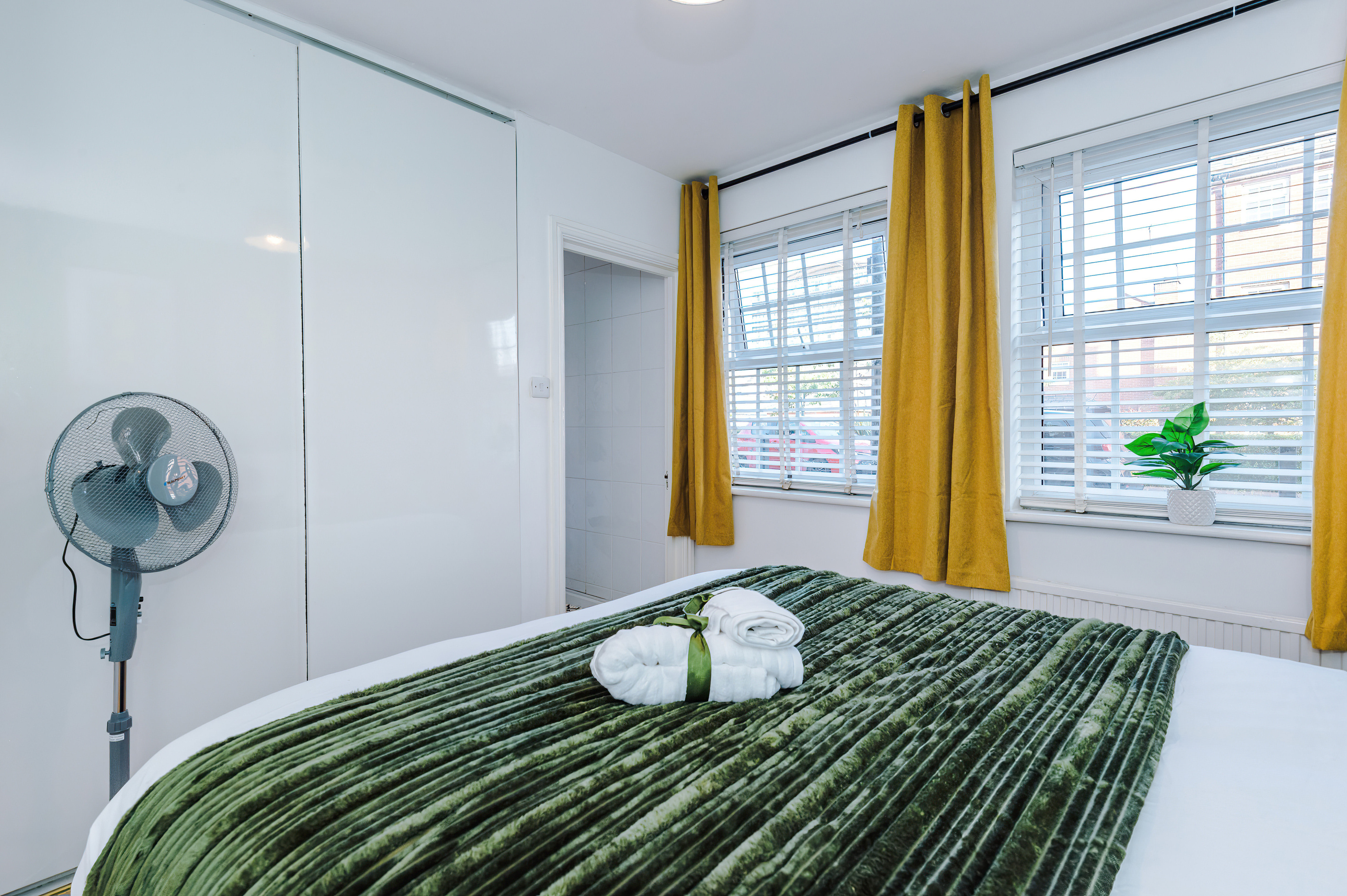 Hotel comfort King bed with ensuite & built-in wardrobes + blackout curtains