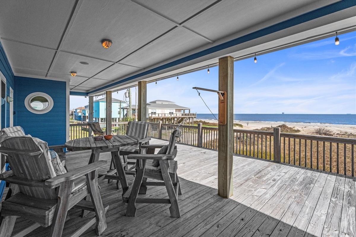 ddf23631f83b4e8697e7cf0f3db4a558 Large | Beachhouse | Texas | TX | Vacation Homes | Galveston | Crystal Beach | Kokomo | Breezy Days | Beachfront Elegance | Sunrise Serenity | Southern Sands Property Management, LLC