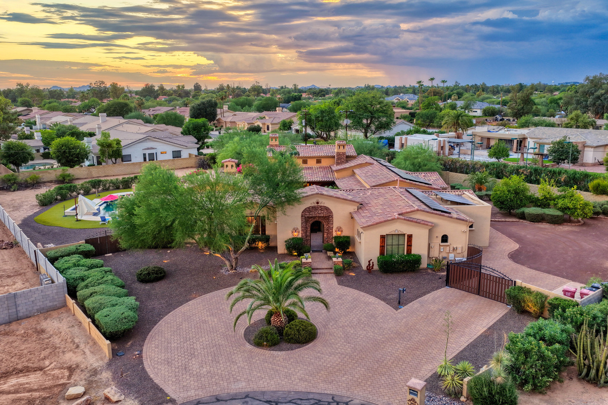 Epic Estate Scottsdale (82nd) — Epic Estate Scottsdale (82nd), Scottsdale, Arizona — photo 5