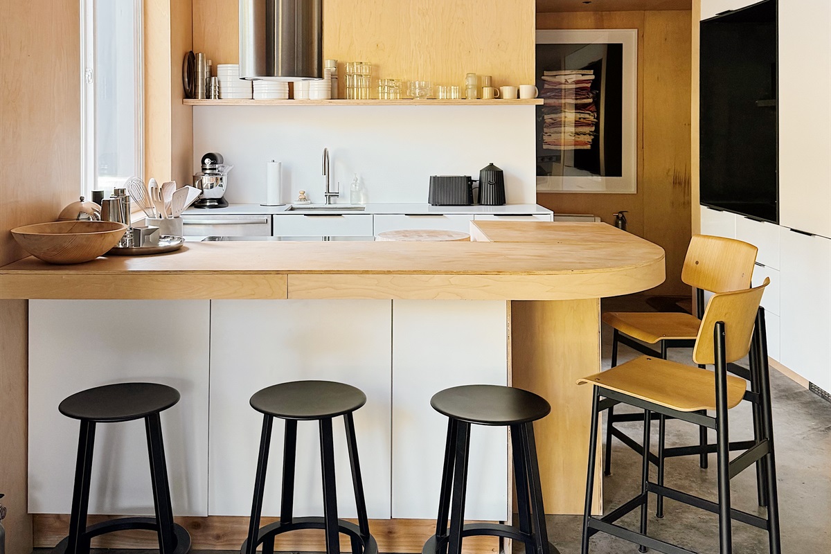 Peninsula seating in the kitchen