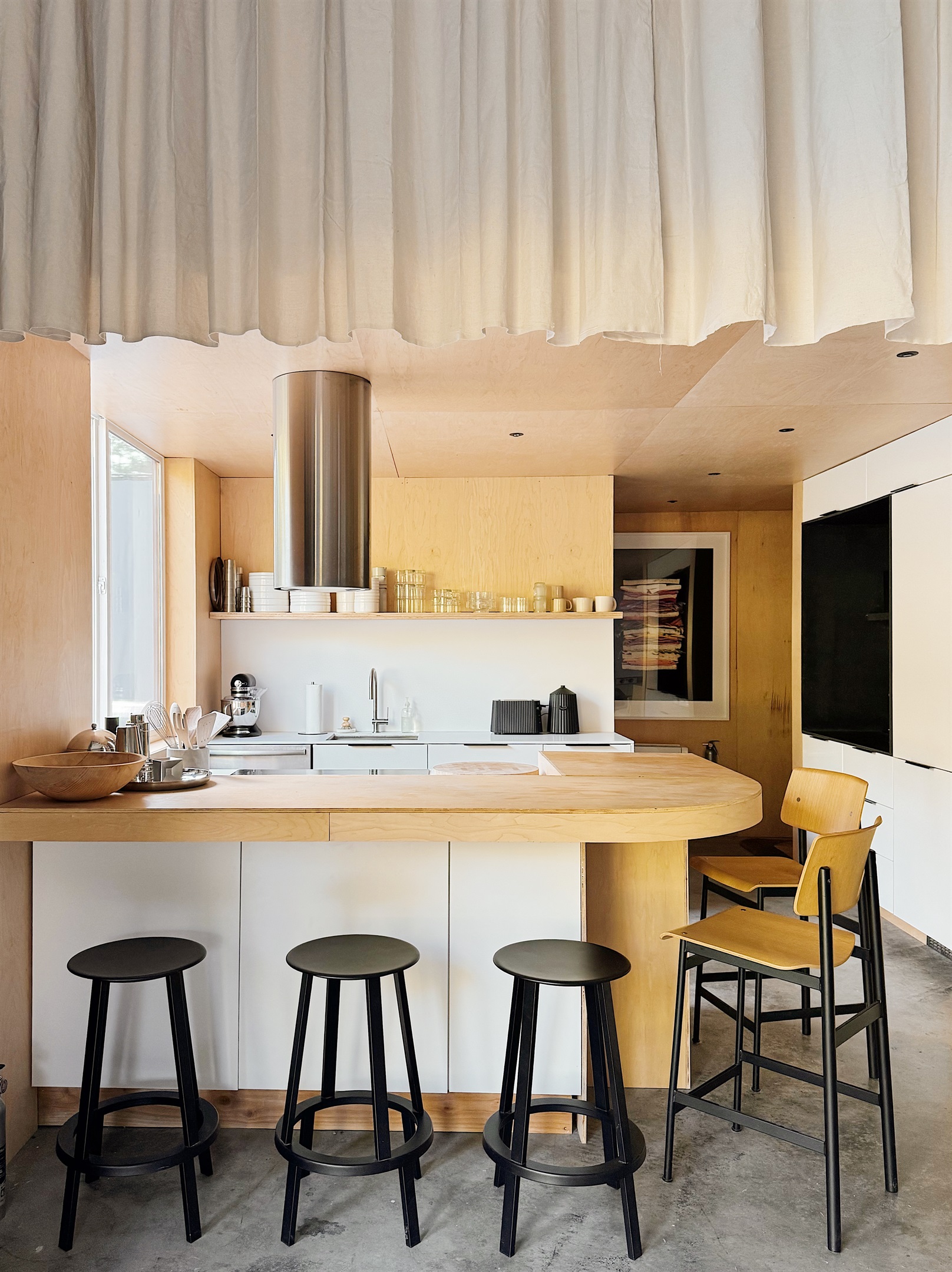 Peninsula seating in the kitchen