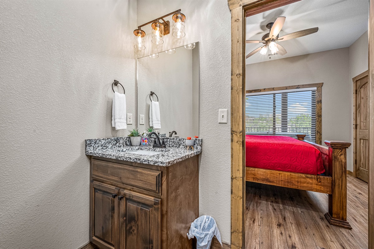 Jack and Jill bathroom connected to King #4 and bunkroom #2