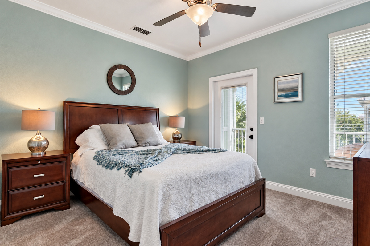 Bedroom 4 -  Third Floor (Queen Bed)