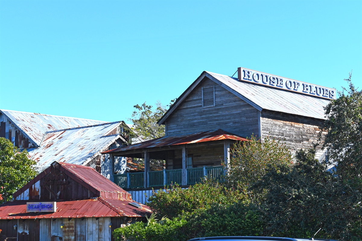 Lots of Local Food and Entertainment Nearby