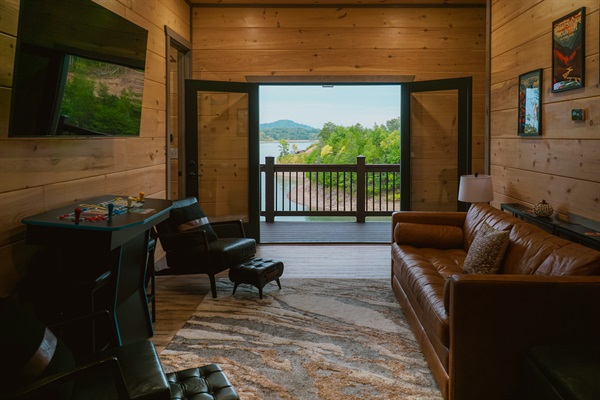 Game room with queen sleeper sofa, arcade, karaoke & VIEW!