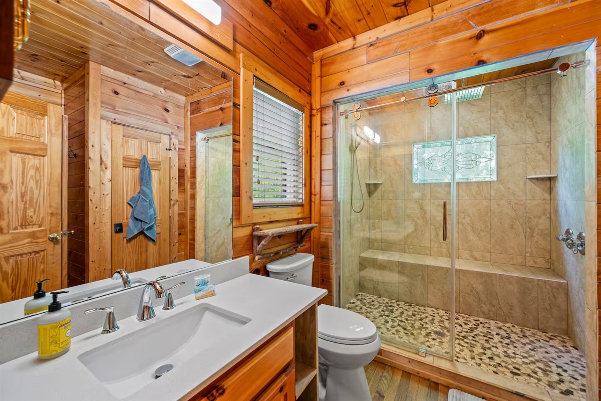 Main Level - King Suite Full Bathroom