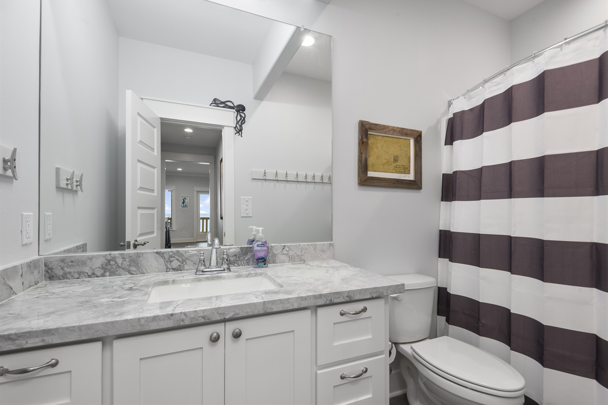 de28980b1129402b9f40151b810ec179 Large | Beachhouse | Texas | TX | Vacation Homes | Galveston | Crystal Beach | Kokomo | Breezy Days | Beachfront Elegance | Sunrise Serenity | Southern Sands Property Management, LLC