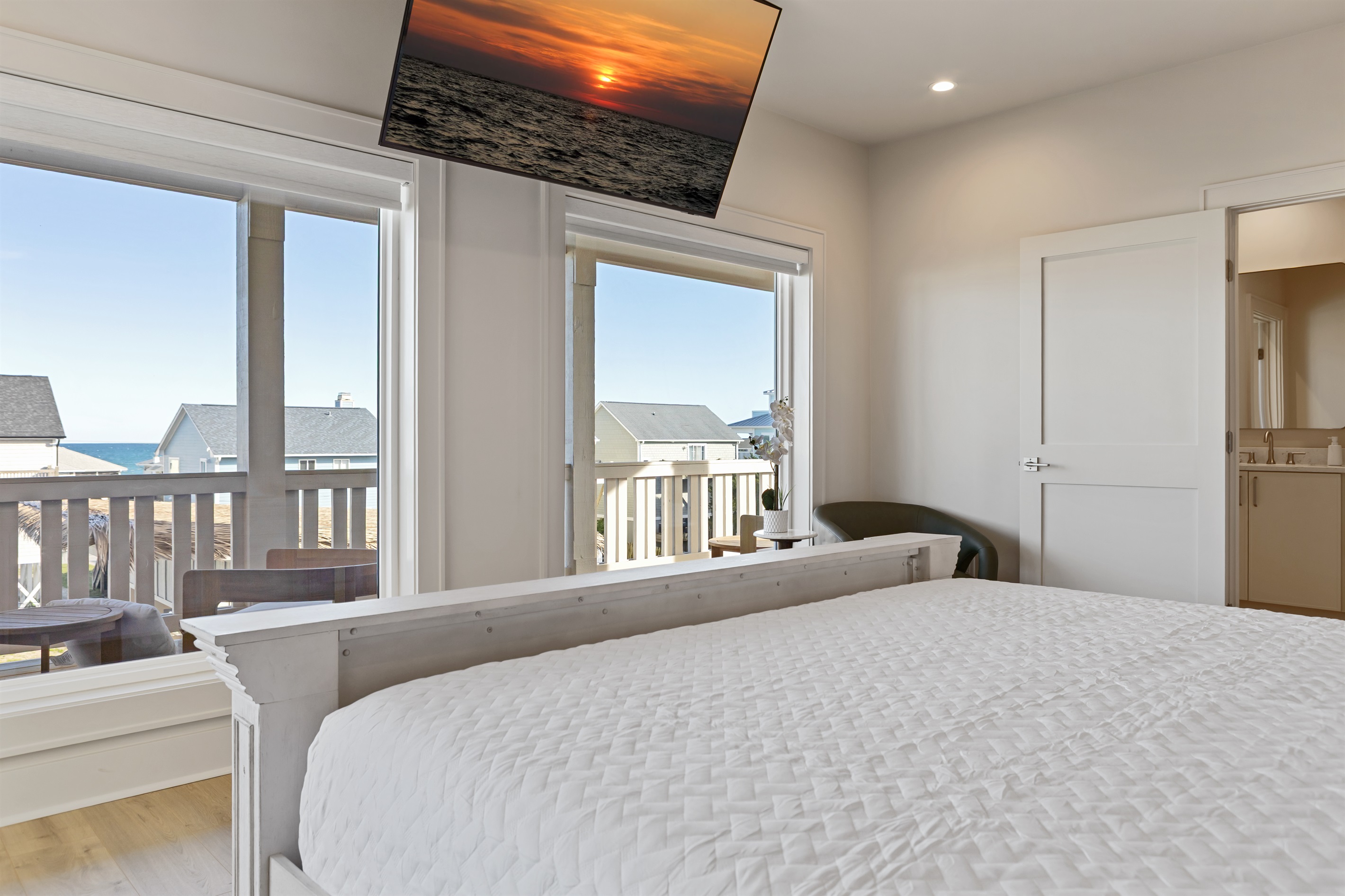 Views or shows? | 3rd floor