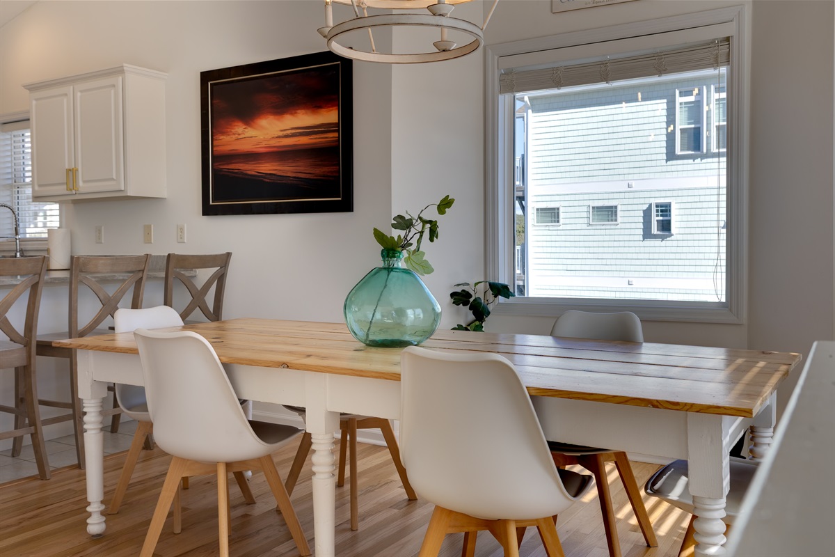 Fresh and modern dining space for easy meals, conversations, and everyday comfort