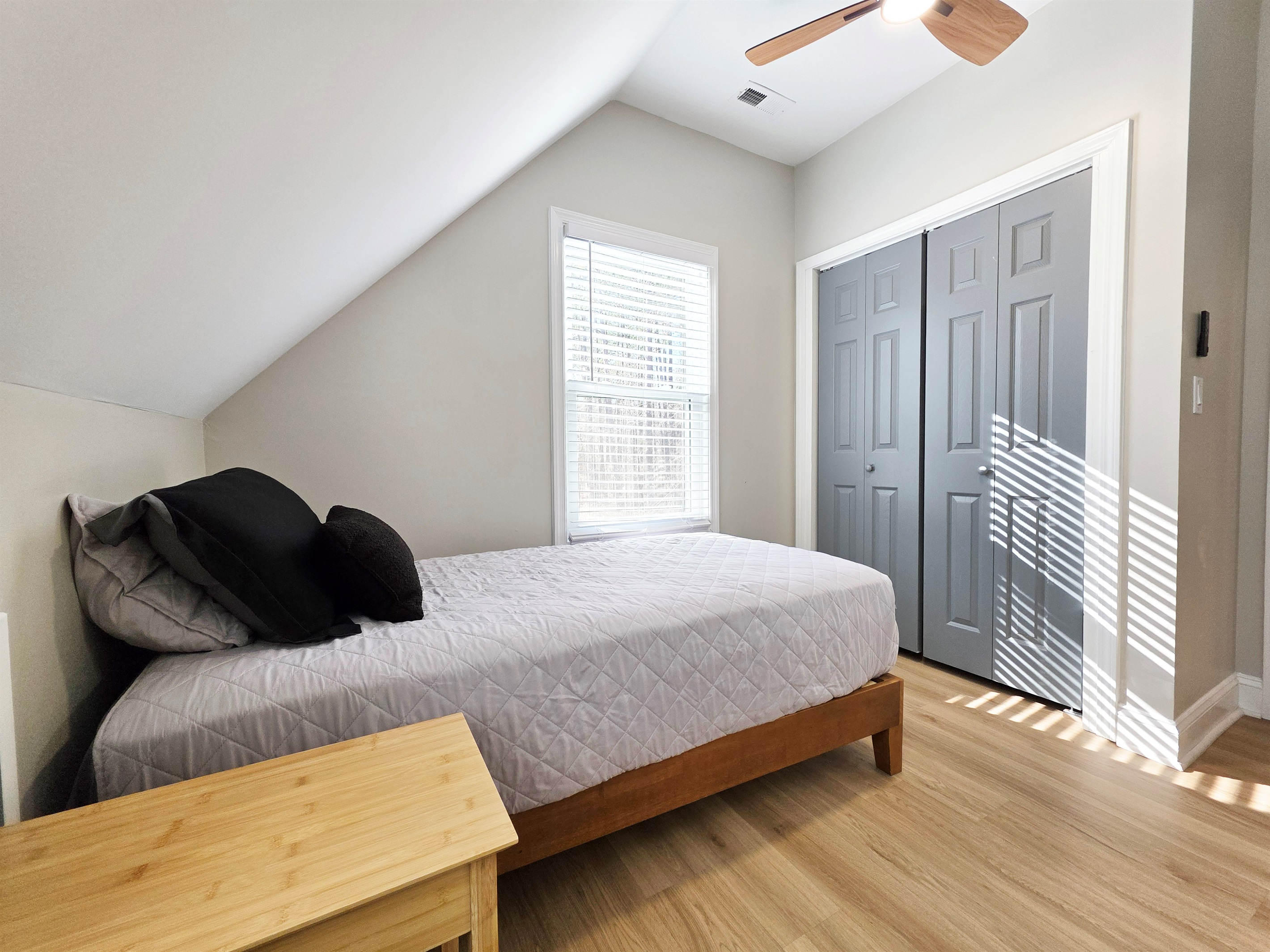 Bedroom #2 - Twin Bed (Sleeps 1)