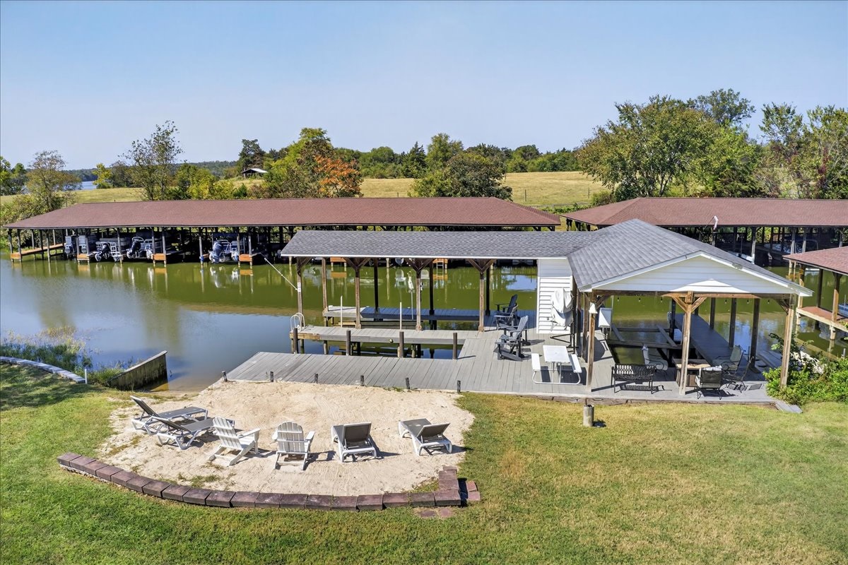 Tons of seating for the whole family at the water’s edge.