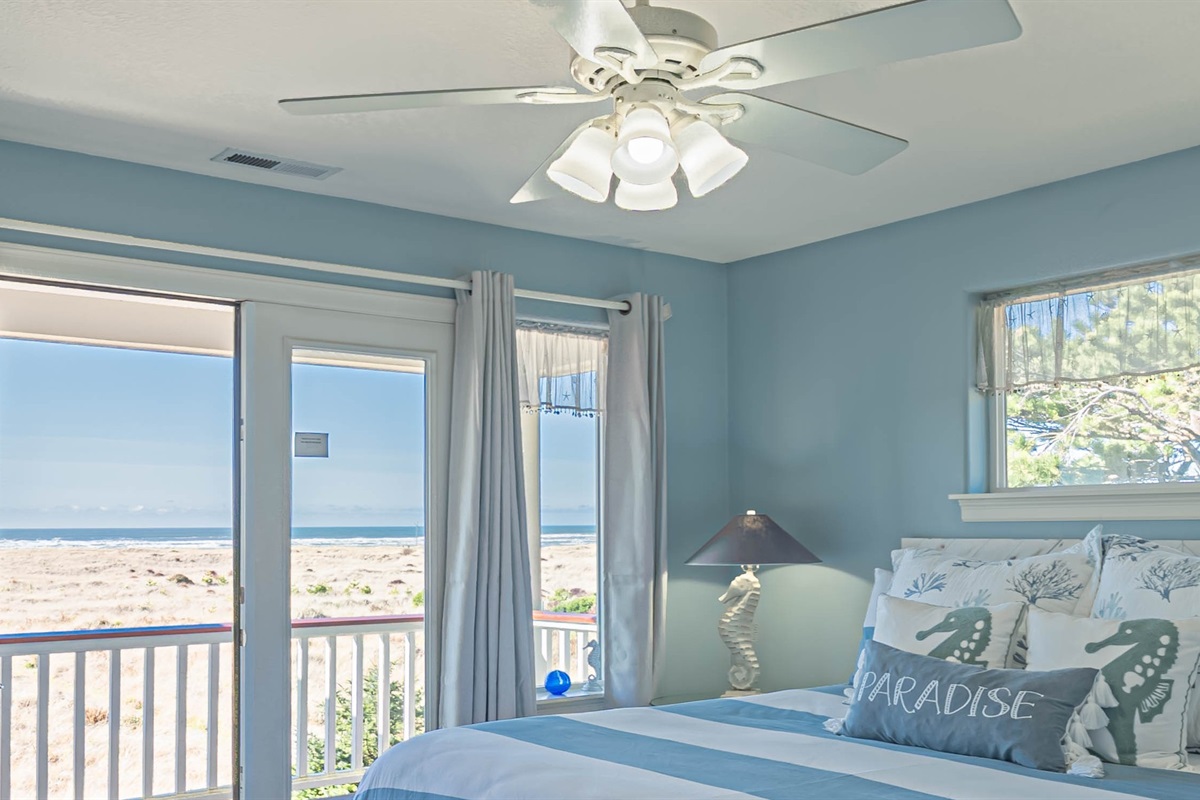 Absolute Paradise with amazing ocean views off 3rd floor deck!