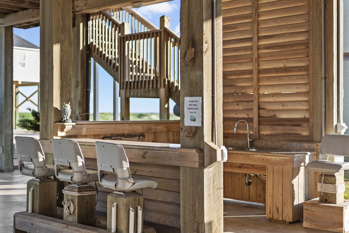 de3fc118eab44169b94166c12ff73098 Large | Beachhouse | Texas | TX | Vacation Homes | Galveston | Crystal Beach | Kokomo | Breezy Days | Beachfront Elegance | Sunrise Serenity | Southern Sands Property Management, LLC